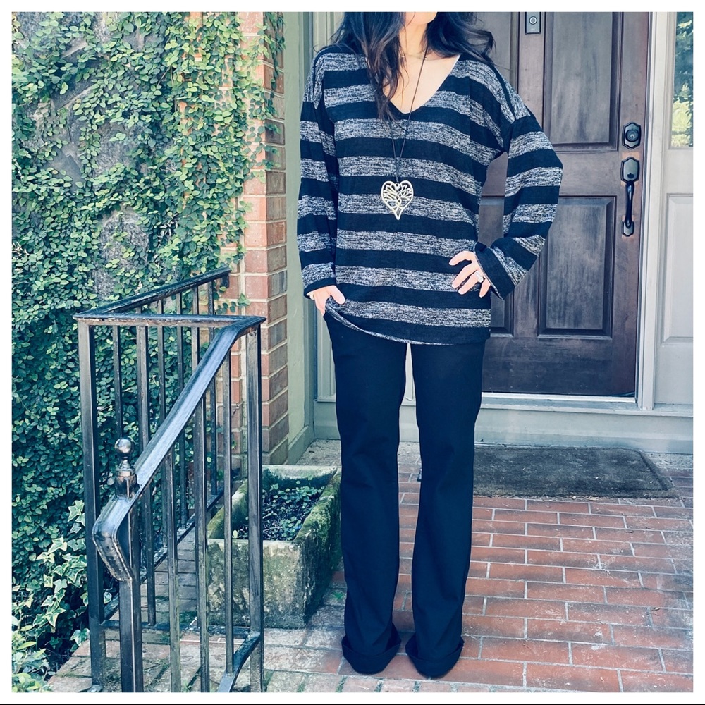 ✨LAST ONES✨Loose fit color block black/grey Tunic - Picture 9 of 9